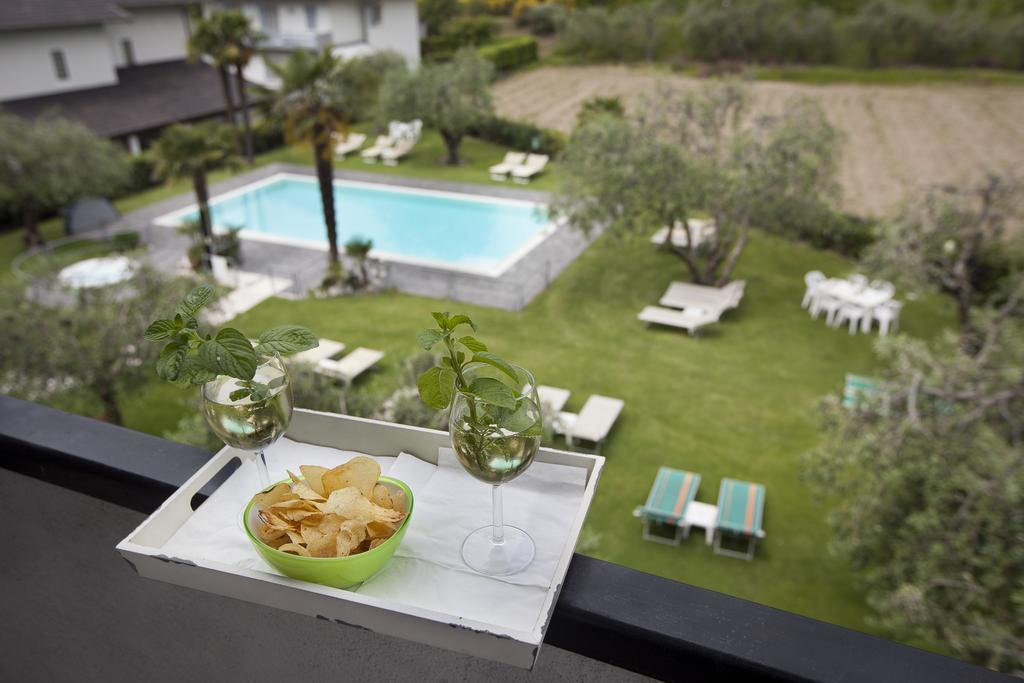 Park Hotel Eden Torbole Sul Garda Exterior foto